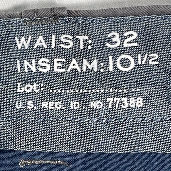 J. Crew mens charcoal grey Stretch basic flat front 10" chino shorts - size 32 - Picture 6 of 12